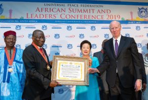 「アフリカ頂上会議および指導者カンファレンス2019」記念写真｜世界平和統一家庭連合News Online